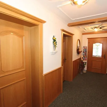 Stock Apartment *